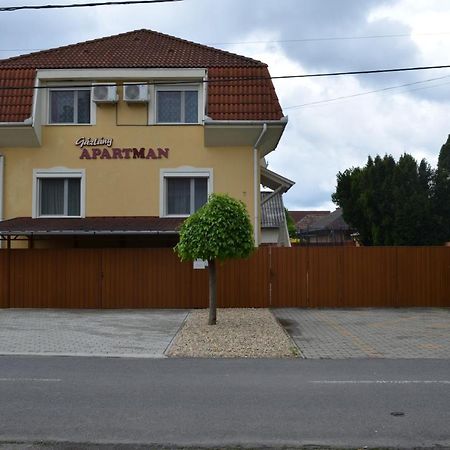 Gazlang Apartman ハイデゥソボスロー エクステリア 写真
